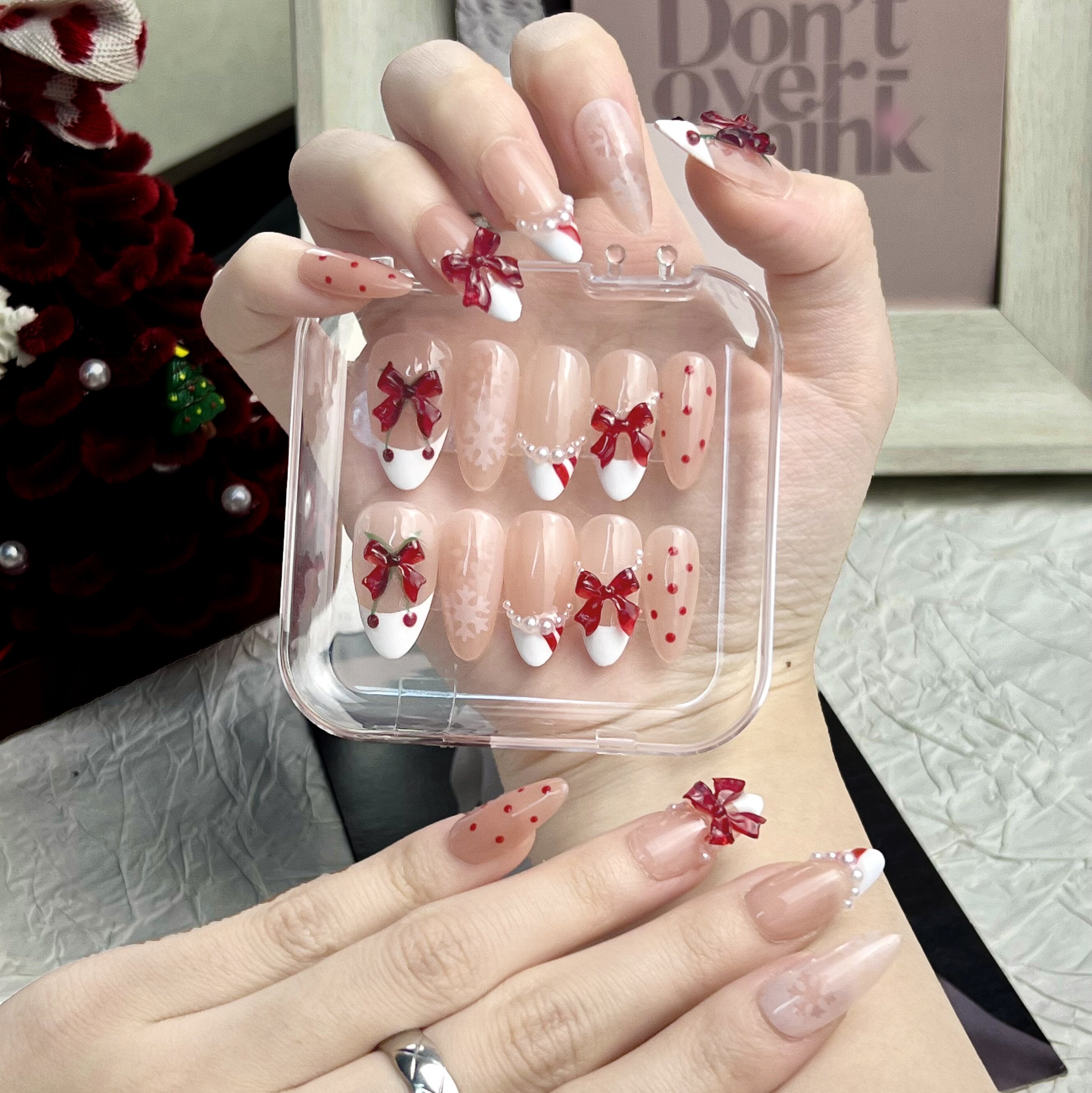 NAILOVE Christmas nude white French-style bow snowflake manicure