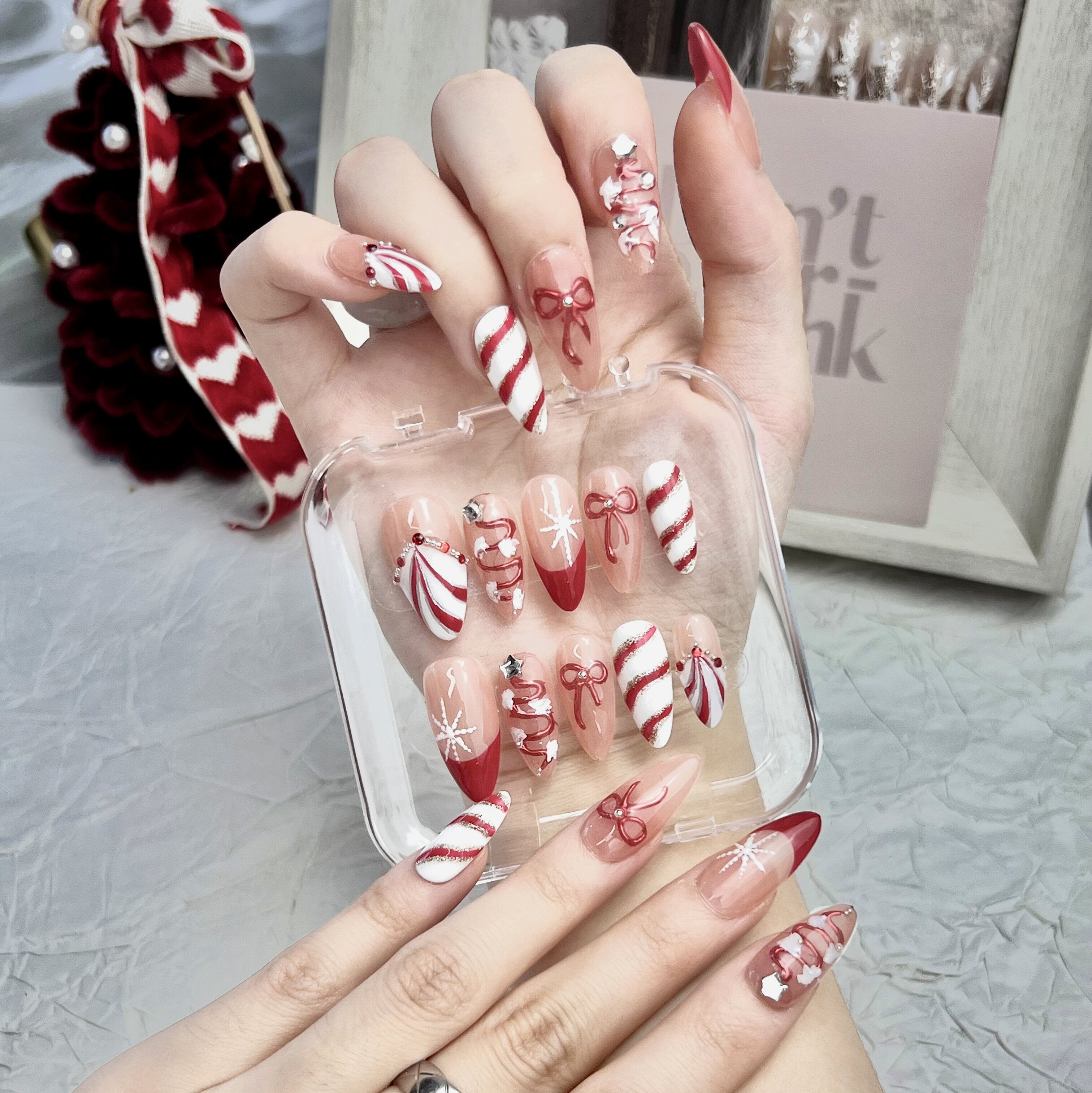 NAILOVE  Christmas red French-style Christmas tree bow-shaped nail art