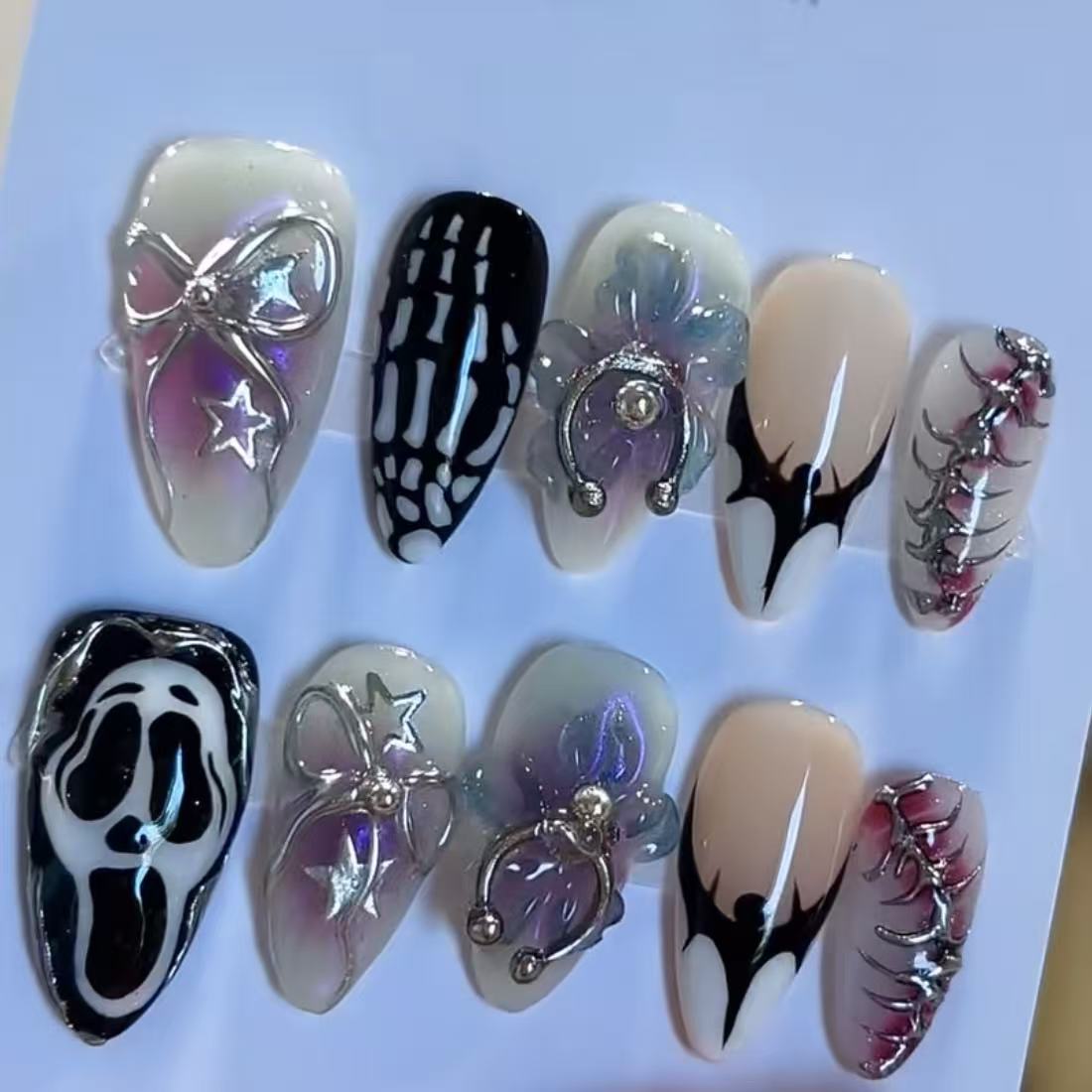 NAILOVEHalloween almond nail art